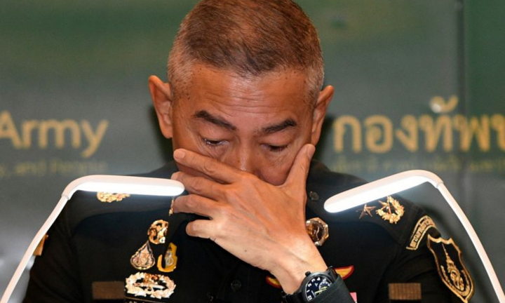 Tổng Tư lệnh Thái Lan khóc xin lỗi dân vụ binh sĩ xả súng làm 29 người chết